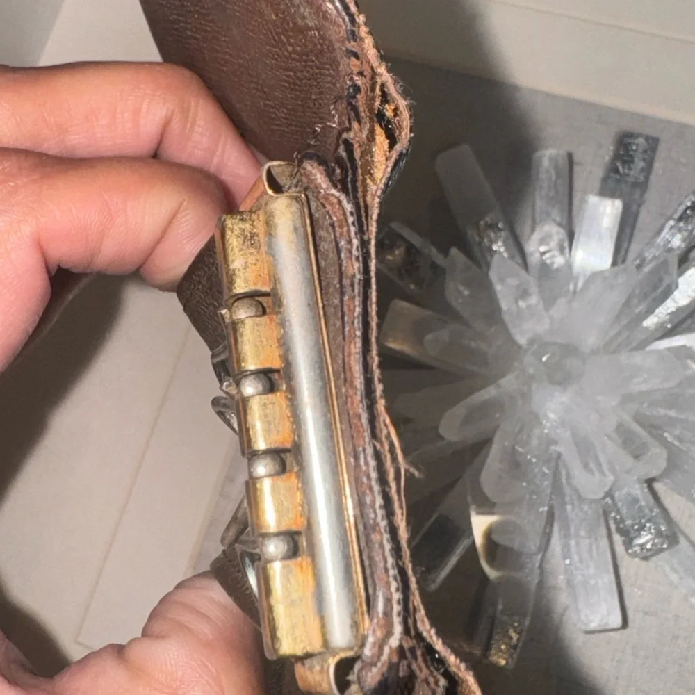 Authentic Louis Vuitton Damier Key Ring Holder